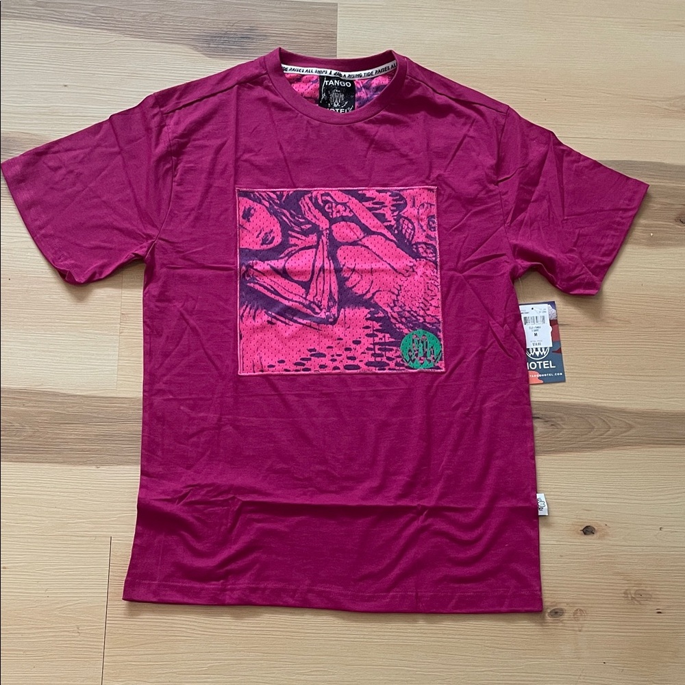 Elle Magenta Graphic Tee